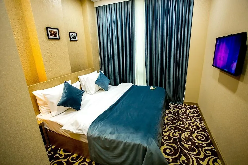 West Shine Hotel Baku 4*,