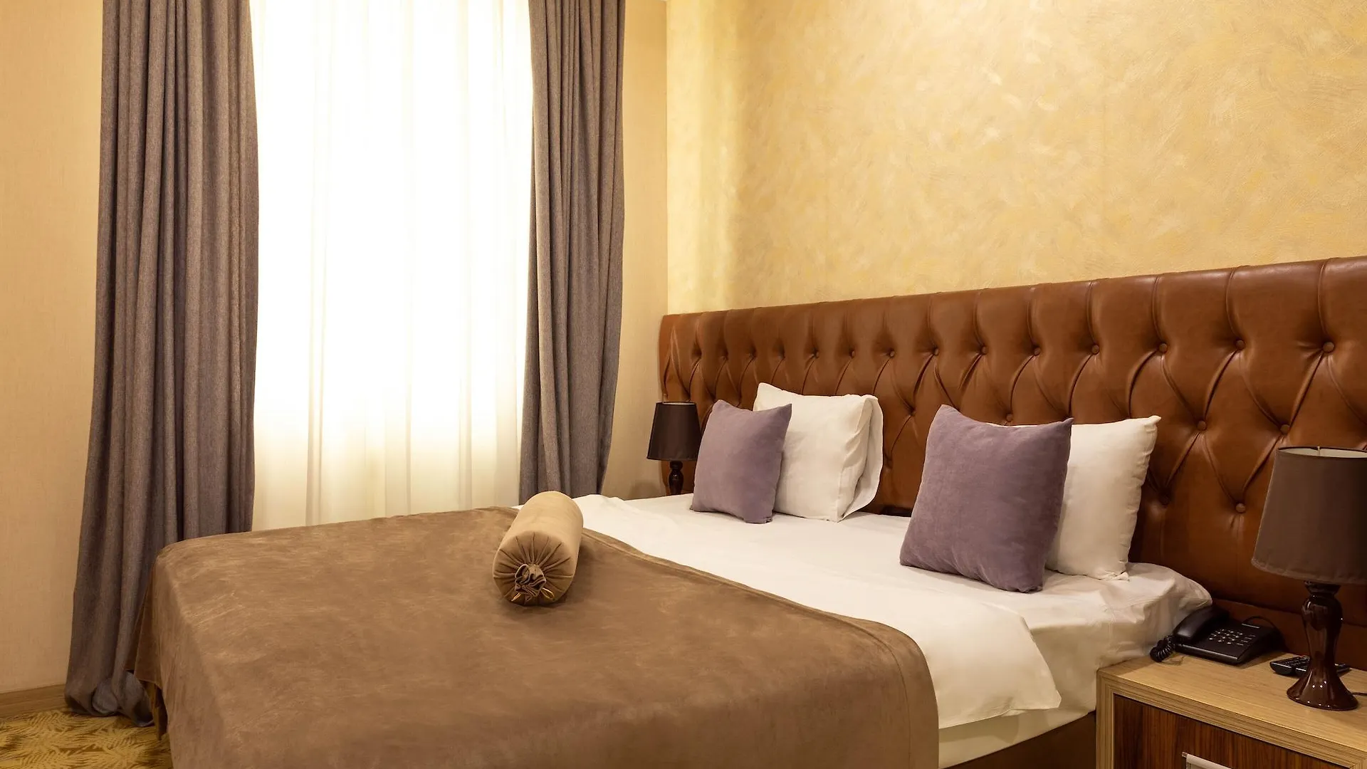 West Shine Hotel Baku 4*,