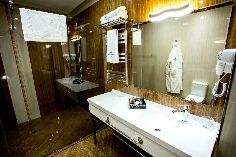 West Shine Hotel Baku 4*,